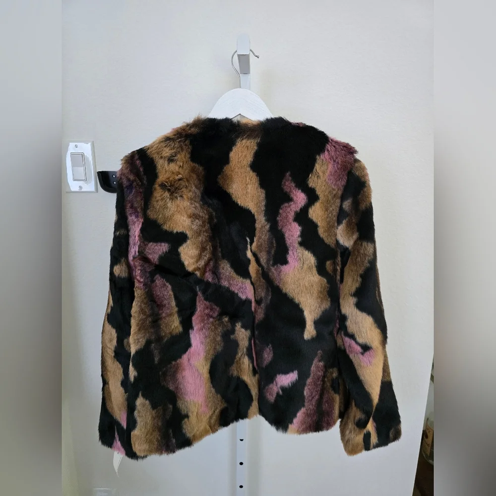 NWT bar III Faux Fur Jacket - Picture 3 of 10